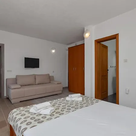 Apartment By The Sea Cove Pokrivenik, Hvar - 10427 Zastrazisce