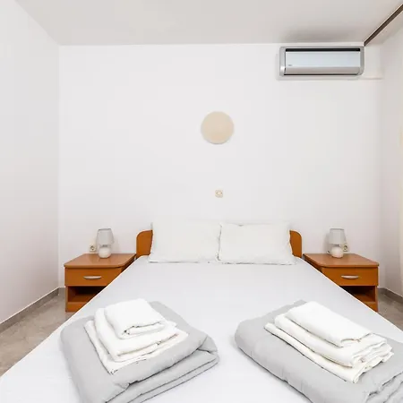 Apartmán By The Sea Cove Pokrivenik, Hvar - 10427